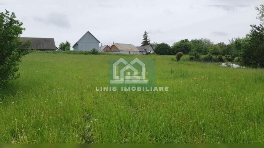 Casă cu 2 camere cu Teren 2000 Mp în Bălcăuți