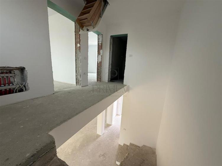 Duplex cu 4 camere cu Canalizare în Moșnița Nouă