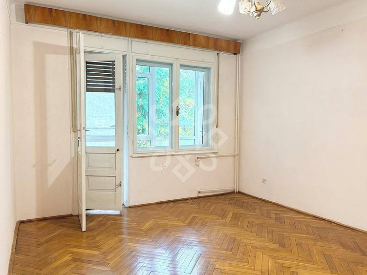Apartament cu 3 camere decomandat în Central