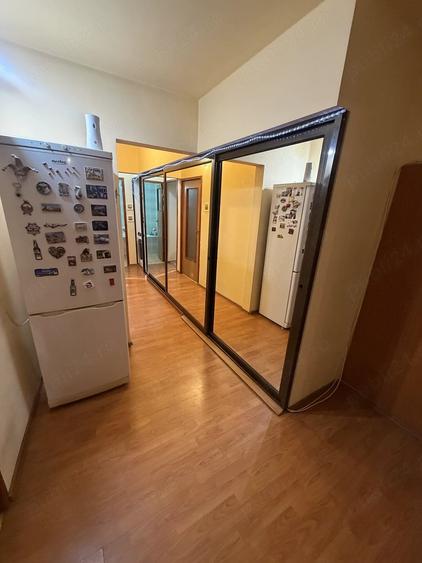Apartament cu 3 camere decomandat în 9 Mai