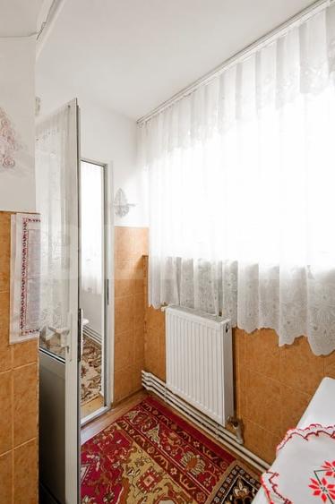 Apartament cu 2 camere semidecomandat, mobilat în Micro 17