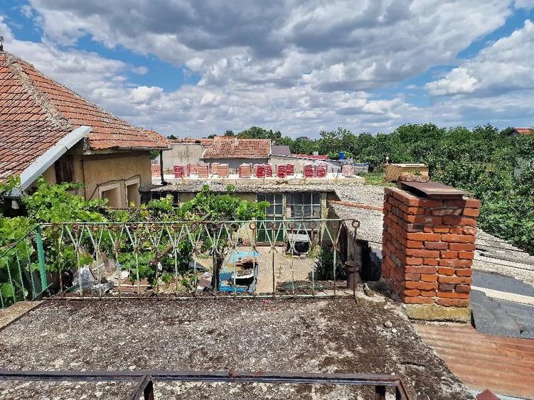 Casă cu Teren 1500 Mp în Ciarda Roșie