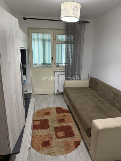 Vand apartament 3 camere micro 40