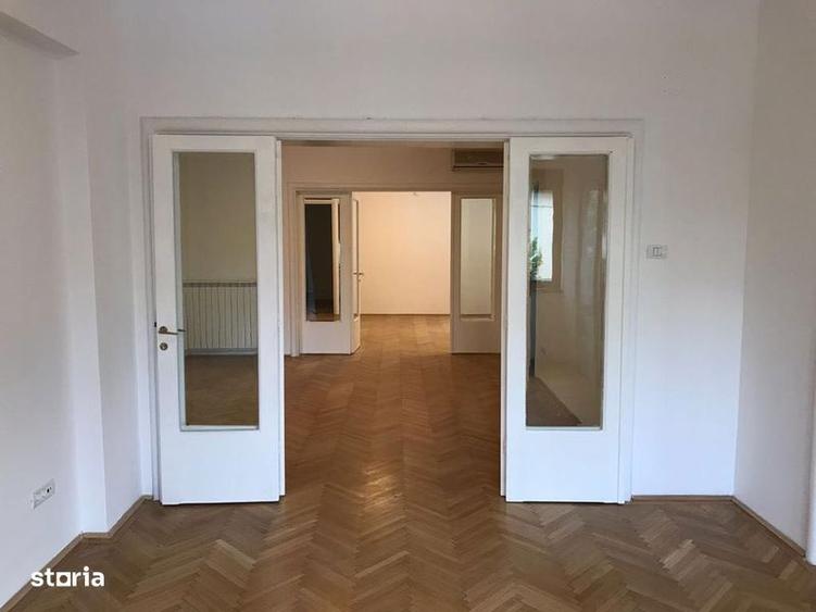 Apartament cu 4 camere semidecomandat, mobilat în Amzei
