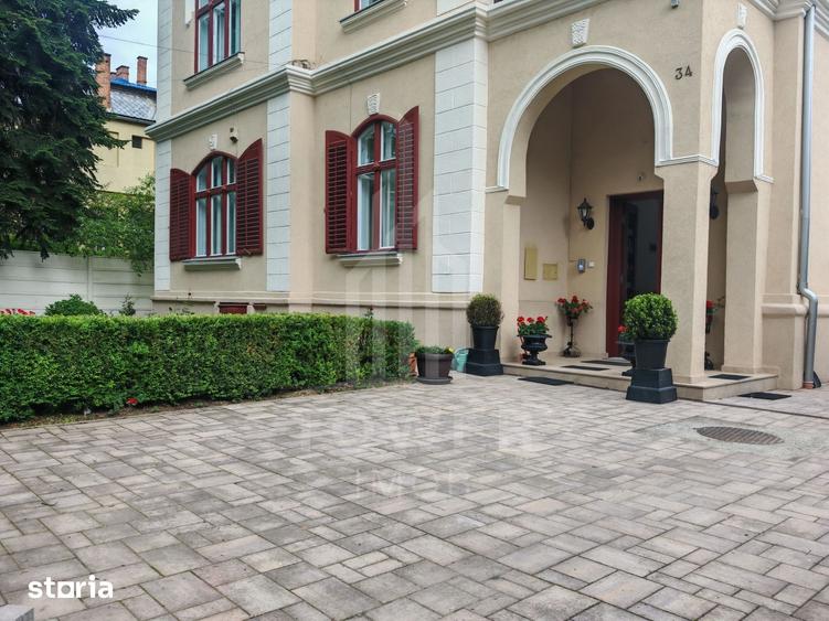 Casă cu 2 camere cu Teren 1000 Mp în Central