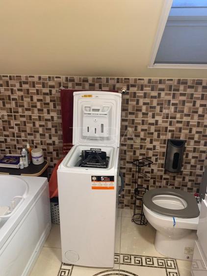 Apartament cu 3 camere decomandat în Florești