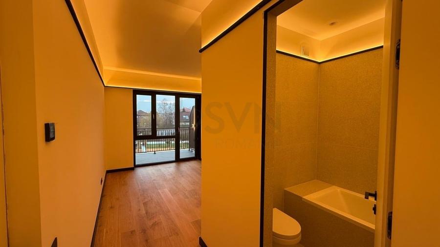 Apartament cu 4 camere semidecomandat în Pipera