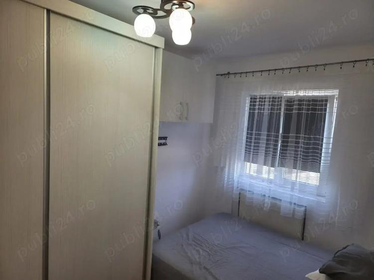 Apartament cu 3 camere semidecomandat în Micro 9