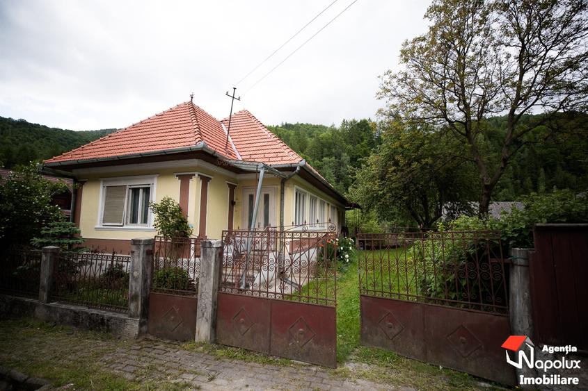 Casă individuală cu 3 camere cu Teren 1000 Mp în Valea Ierii