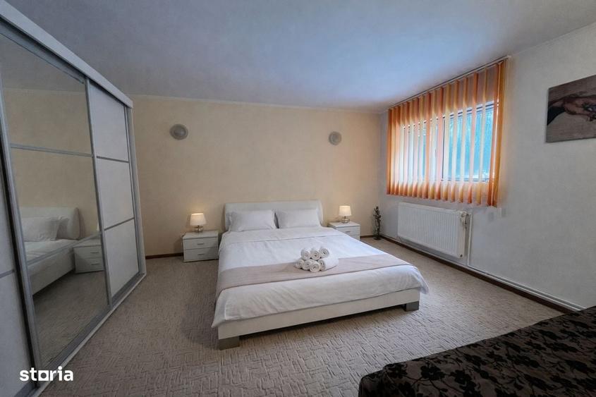 Casă cu 4 camere în Piața