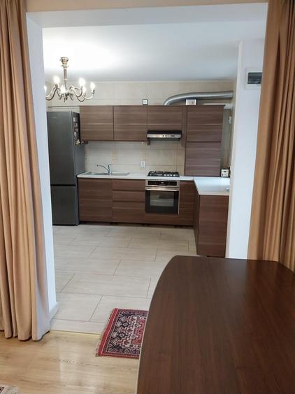 Vanzare proprietate cu doua case si intrari separate curte Giulesti - 7