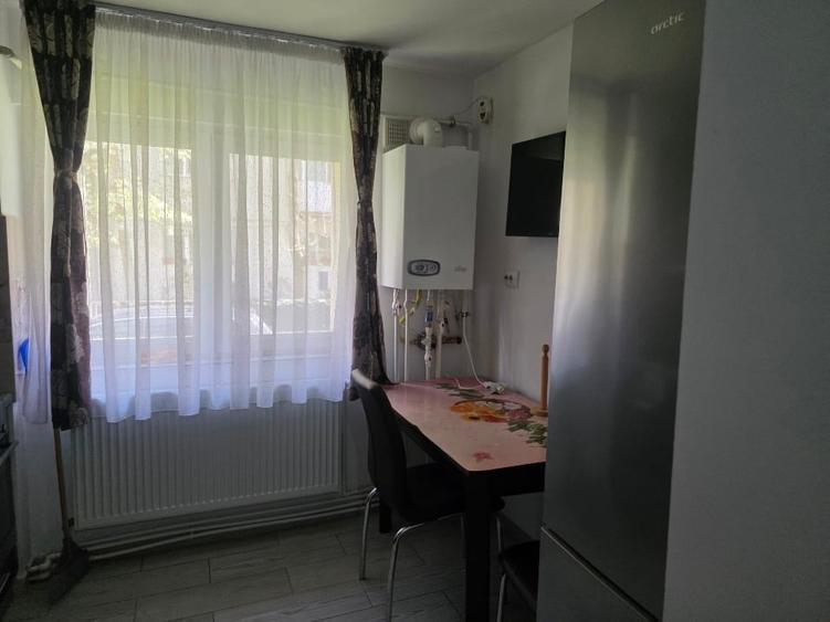 Apartament cu 2 camere semidecomandat, mobilat în Ultracentral
