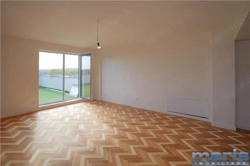 Apartament cu 3 camere în Unirii