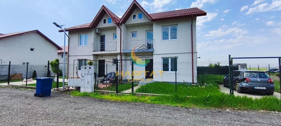 Duplex cu 4 camere cu Canalizare în Sud-Est
