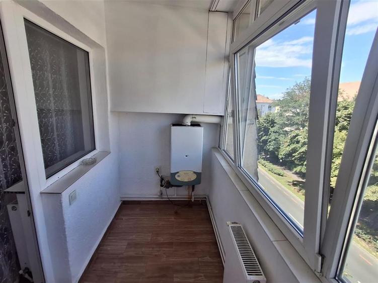 Apartament 2 camere decomandat zona Centrala - 10