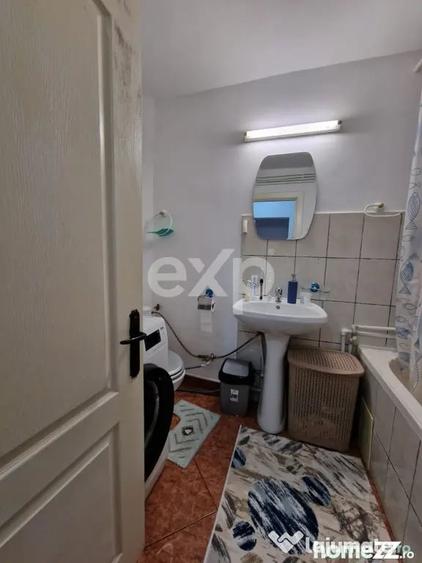 Apartament cu 2 camere decomandat în Micro 6