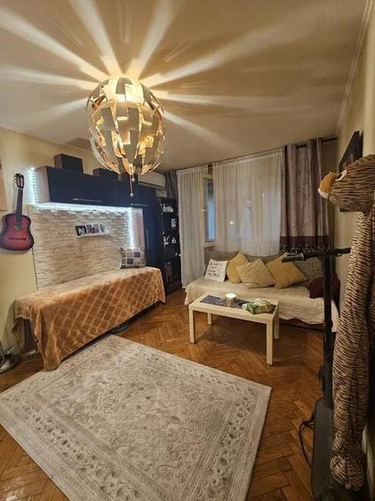 Apartament cu 3 camere decomandat, mobilat în Basarabia