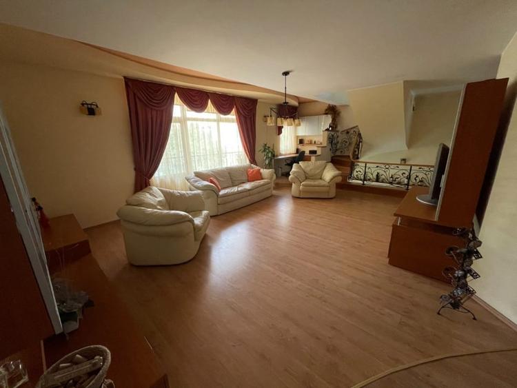 Apartament cu 3 camere decomandat în Sud