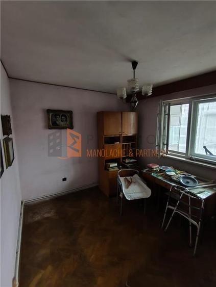 Apartament cu 3 camere decomandat, mobilat în 23 August