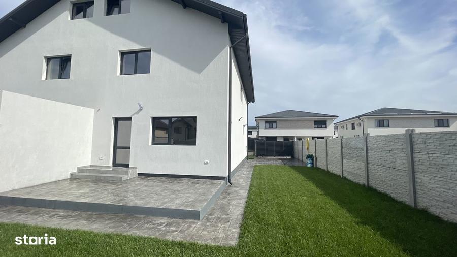Casă cu 5 camere cu Teren 250 Mp în Central