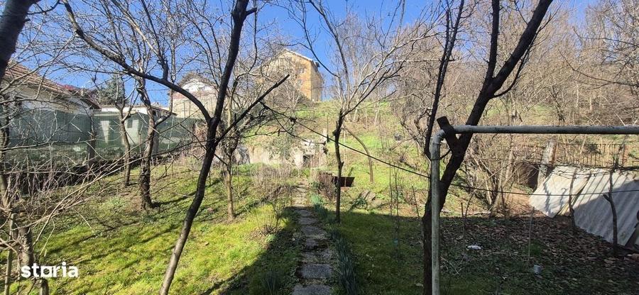 Casă cu 4 camere cu Teren 1000 Mp în Central