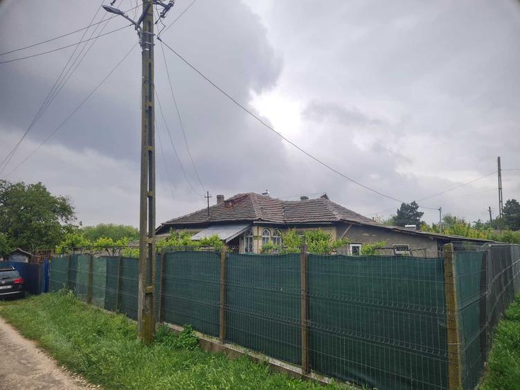 Casă cu 4 camere în Oltina