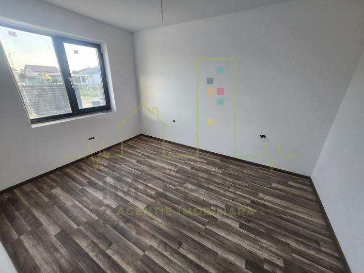 Casă individuală cu 4 camere cu Canalizare în Șag