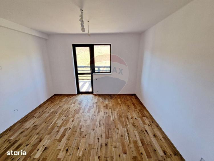 Casa / Vila cu 8 camere de vanzare in zona Balaur - 1