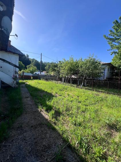 Casă cu 4 camere în Țepești