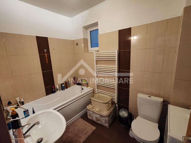 Apartament cu 2 camere situat in zona Semicentrala pe Strada Paris - 9
