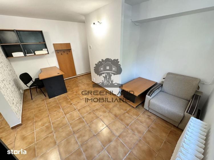 Spațiu comercial, de 30 mp, în Podu Roș