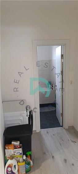 Apartament cu 3 camere decomandat în Astra