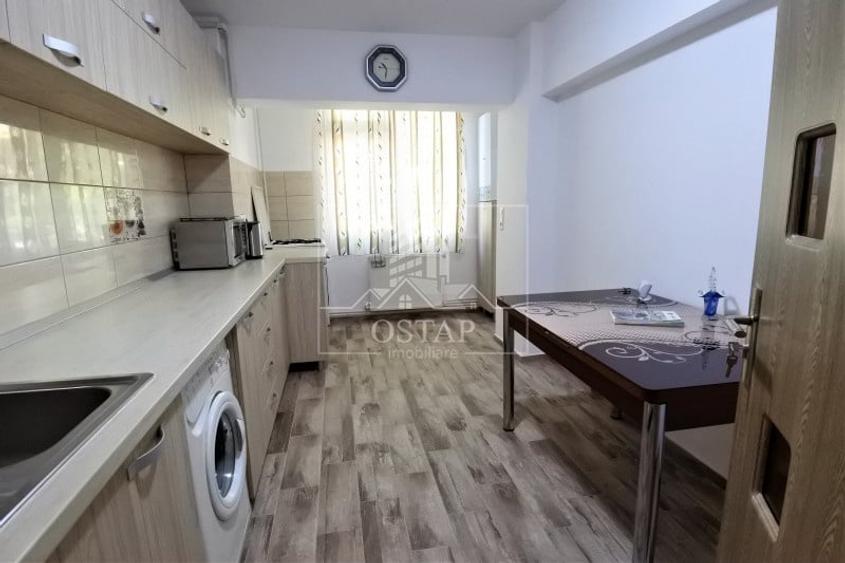 Apartament cu 3 camere decomandat, mobilat în 9 Mai