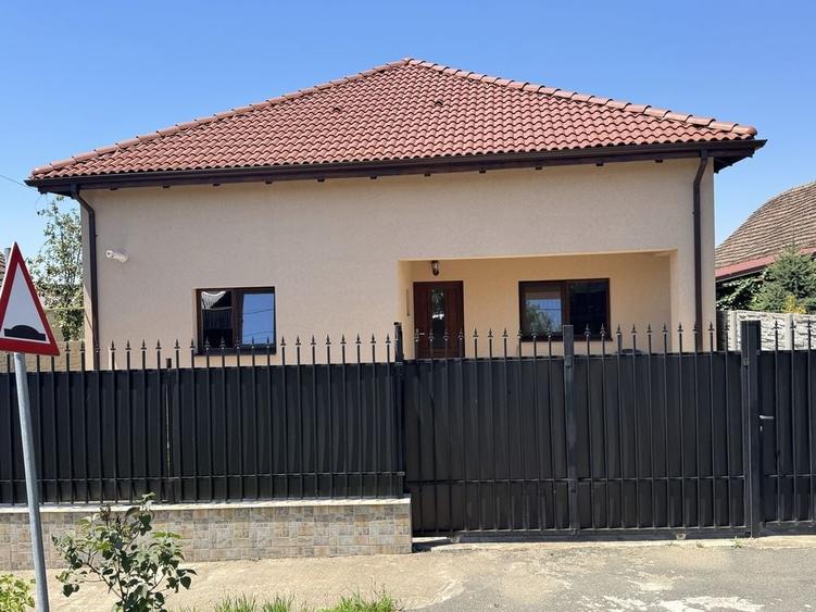 Casă cu 3 camere cu Teren 550 Mp în Giarmata