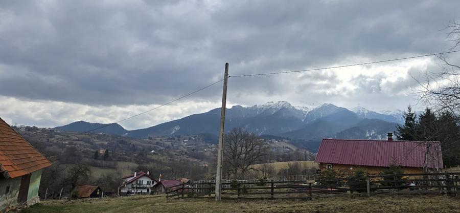 Teren Construcții intravilan de 3040 mp, în Bran