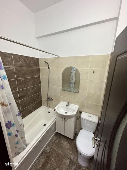 Garsonieră decomandată în Podu Roș