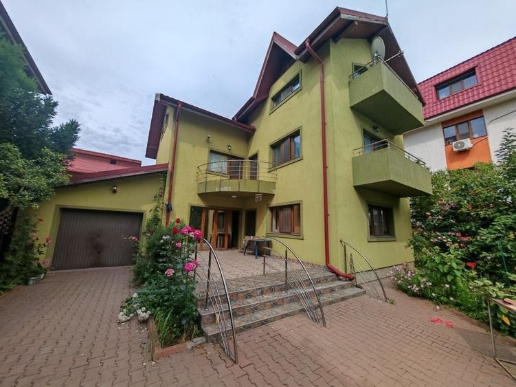 Casă cu 4 camere în Central