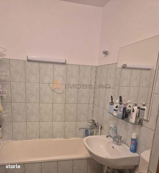 Apartament cu 2 camere semidecomandat, mobilat în Dacia