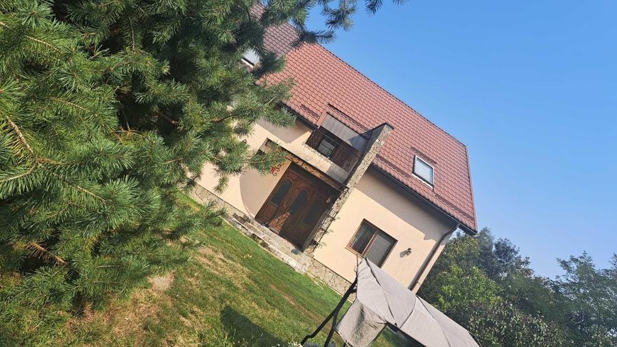 Casă cu 4 camere în Brâncoveanu
