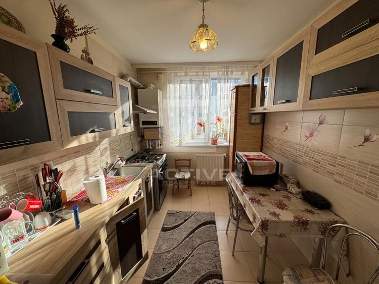 Apartament cu 3 camere  || str Florilor - 5
