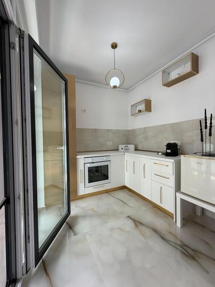 Apartament cu 2 camere semidecomandat, mobilat în Dumbrăvița