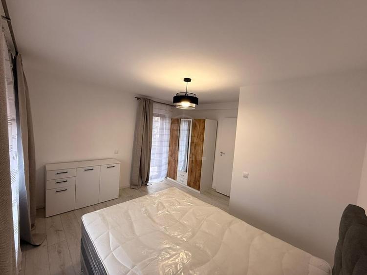 Casă cu 4 camere cu Teren 250 Mp în Central