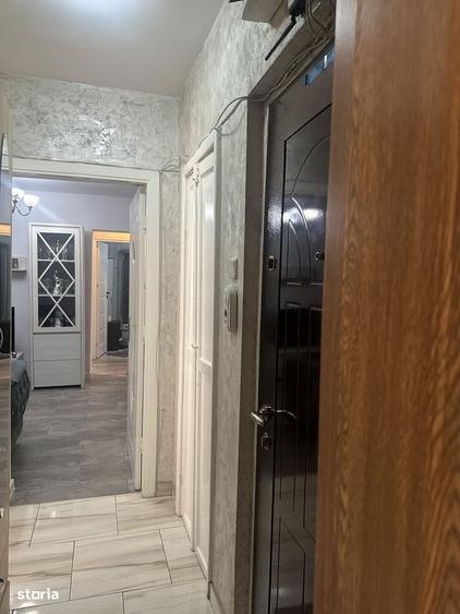 Apartament cu 3 camere semidecomandat în Central
