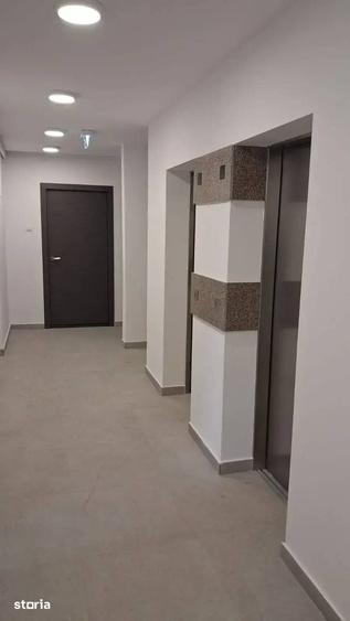 Apartament cu 3 camere decomandat în Grivița