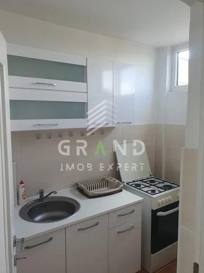 Garsonieră semidecomandată, mobilată în Mărăști