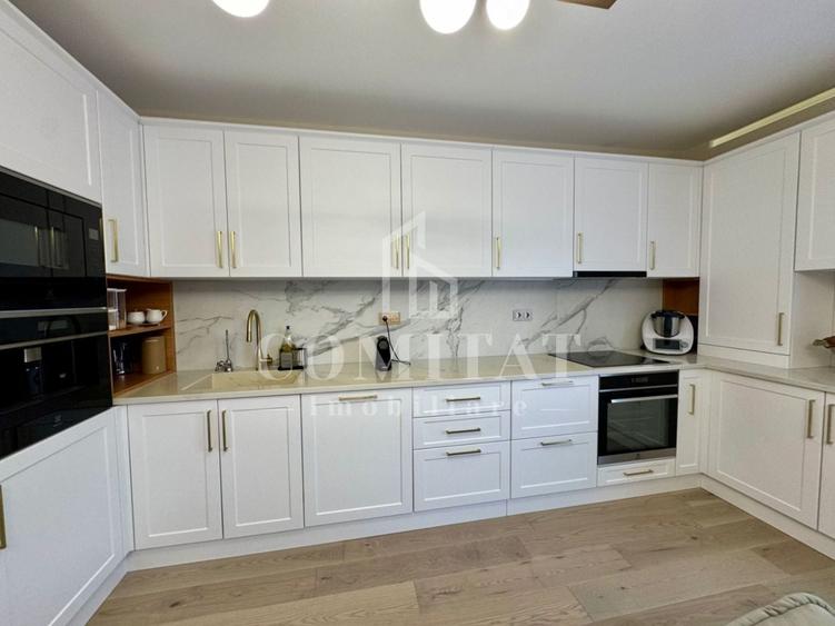 Apartament cu 4 camere semidecomandat, mobilat în Borhanci