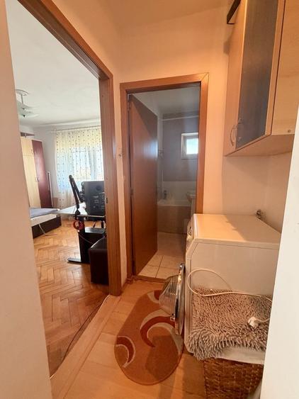 Apartament cu 2 camere semidecomandat, mobilat în Torontalului