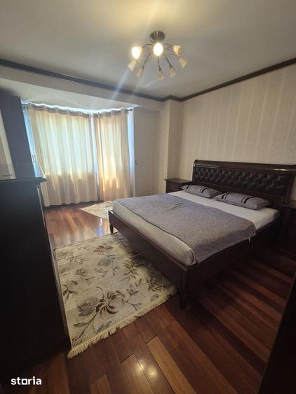 Apartament cu 4 camere decomandat în Decebal