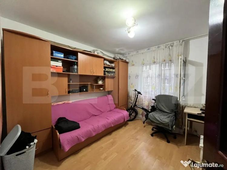Apartament cu 3 camere semidecomandat în Decebal