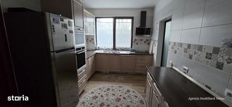 Spațiu comercial, de 365 mp, în Băiceni